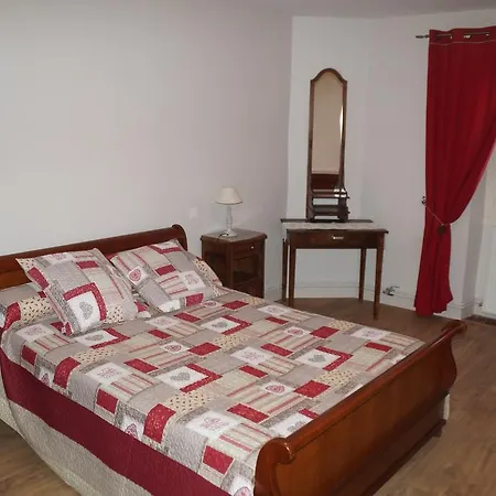 ファームステイ Charmante Maison A La Ferme Valderiès