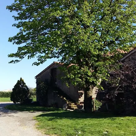 ファームステイ Charmante Maison A La Ferme Valderiès